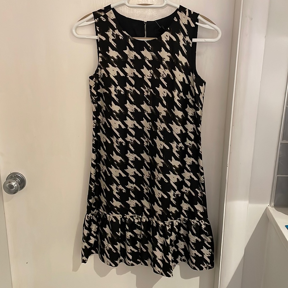New (with tags) J. Crew houndstooth patterned dress in size 00 petite